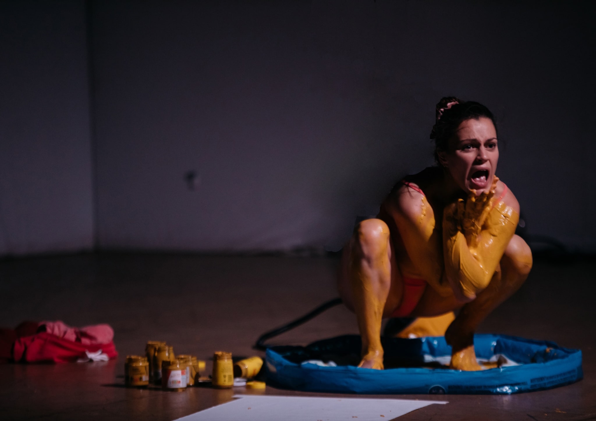 Eva O'connor In Mustard. Photo By Jassy Earl 5